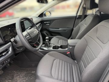 Car image 17