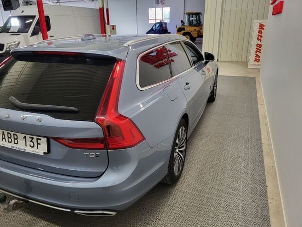 Volvo V90 T8 AWD Momentum 288 kW image number 3