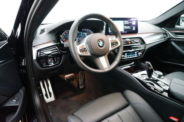 BMW 520i Touring 135 kW image number 4