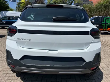Car image 13