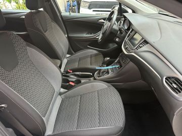 Car image 14