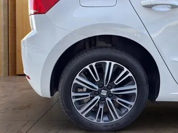 Car image 24