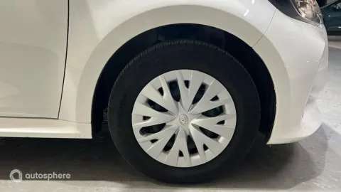 Car image 20
