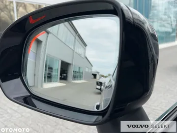 Car image 32