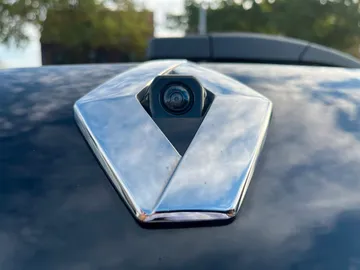 Car image 25
