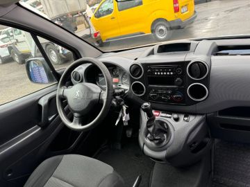 Car image 22