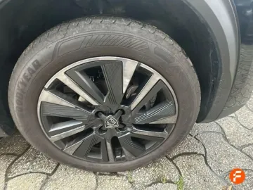 Car image 28