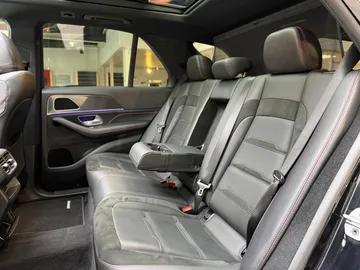 Car image 29