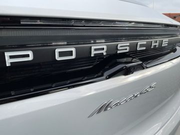 Car image 27