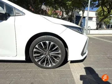 Car image 27