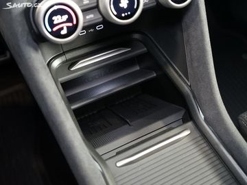 Car image 33