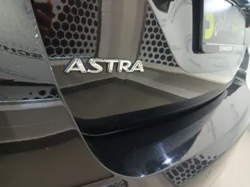 Car image 28