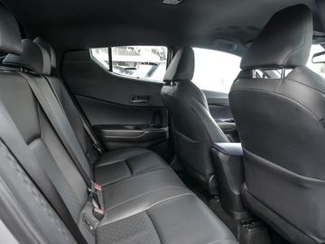 Car image 11