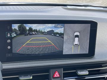 Car image 27