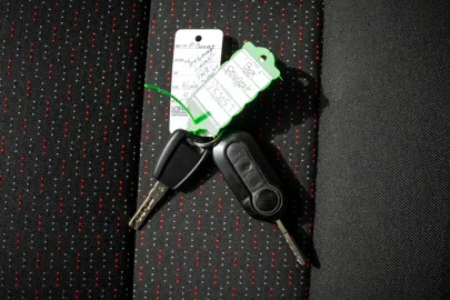 Car image 24