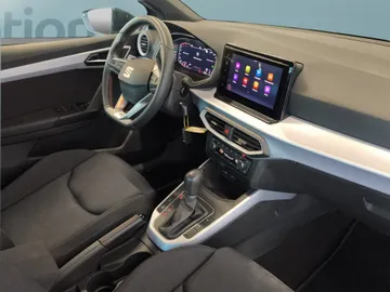 Car image 19