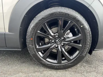 Car image 24