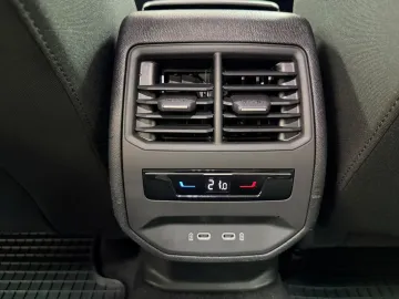 Car image 36