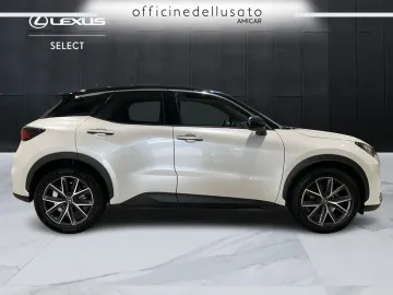 Car image 3