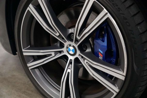 BMW 330e Touring M Sport xDrive 215 kW image number 32