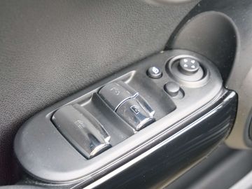 Car image 38