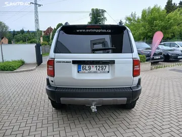 Car image 40