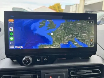 Car image 28