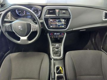 Car image 10