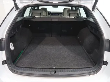 Car image 36