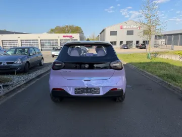 Car image 22