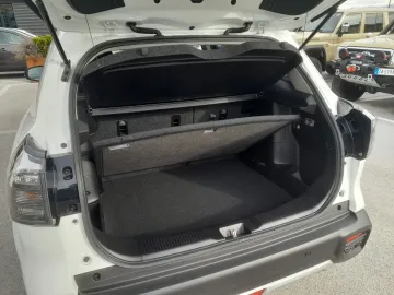 Car image 28