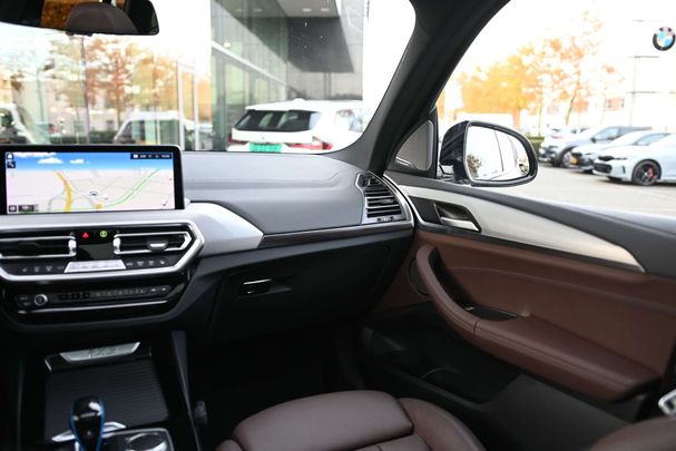 BMW iX3 210 kW image number 28