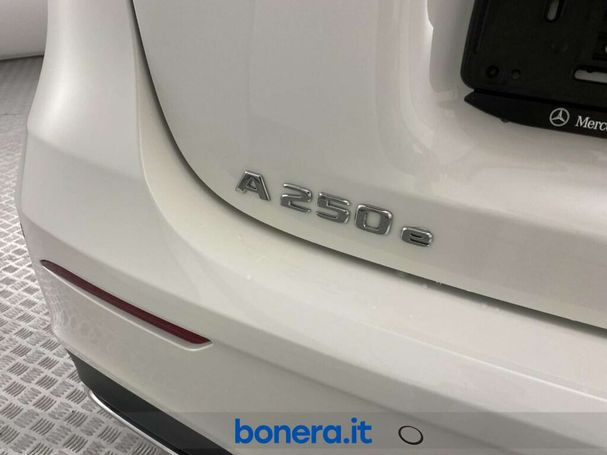 Mercedes-Benz A 250 e PHEV 160 kW image number 8