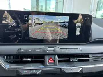 Car image 30
