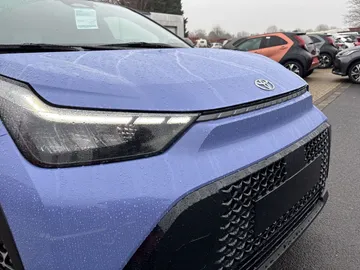 Car image 20