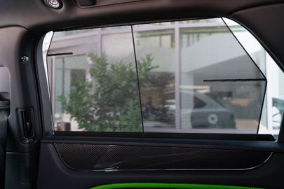 Car image 30