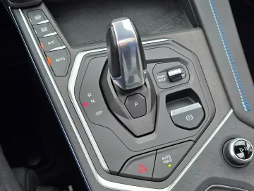 Car image 34