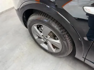 Car image 29