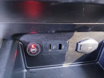 Car image 31