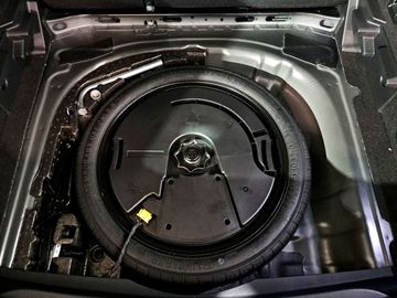 Car image 37