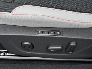 Car image 37