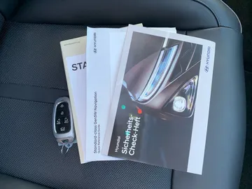 Car image 26