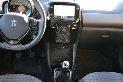 Car image 20