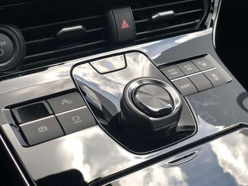 Car image 36