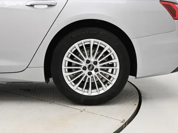 Car image 31