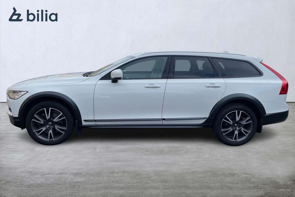 Volvo V90 Cross Country D5 AWD Pro 175 kW image number 4