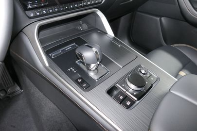 Car image 26