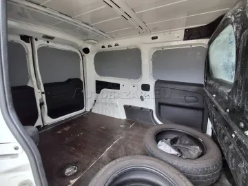 Car image 31