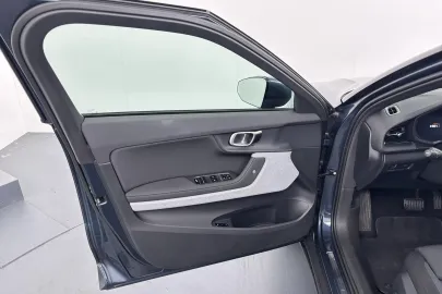 Car image 33