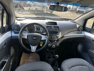 Car image 12